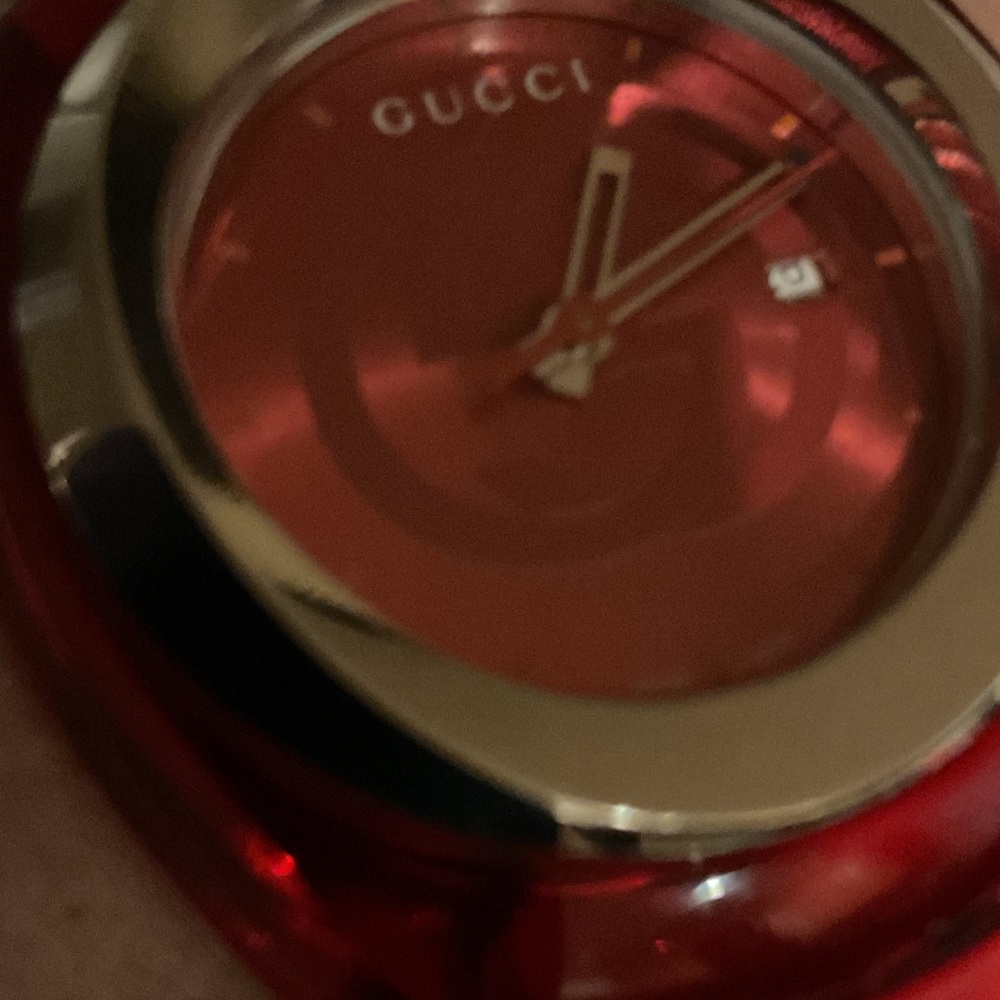 Gucci Red Dial with Gold Trim Watch - Picture 2 of 6